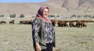 Devlet desteğiyle aldığı 100 koyunu, kadın eliyle 400'e çıkardı