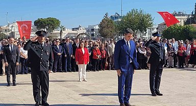 Didim'de 29 Ekim Cumhuriyet Bayramı kutlamaları çelenk töreni ile başladı