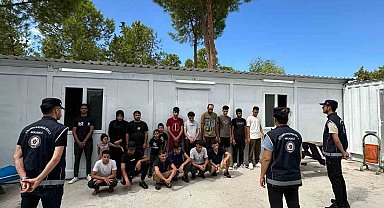 Didim'de 53 düzensiz göçmen yakalandı