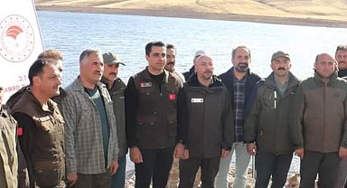 Divriği'de göletlere 10 bin yavru alabalık bırakıldı