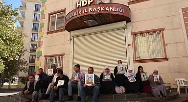 Diyarbakır anneleri, kendilerini ziyaret etmeyen CHP Genel Başkanı Özel'i kınadı