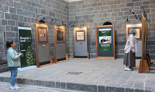 Diyarbakır Ulu Cami'de "Besmele-i Şerif Hat Sergisi" ziyaretçilerin dikkatini çekiyor