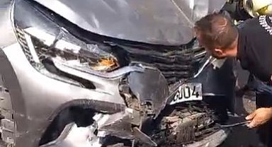 Diyarbakır'da 4 aracın karıştığı kazada 2 kişi yaralandı