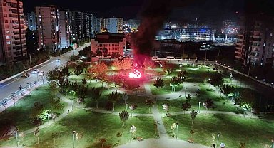 Diyarbakır'da çocuk oyun parkı alevlere teslim oldu