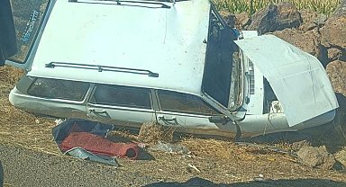 Diyarbakır'da takla atan otomobil hurdaya döndü: 1 ölü, 2 yaralı