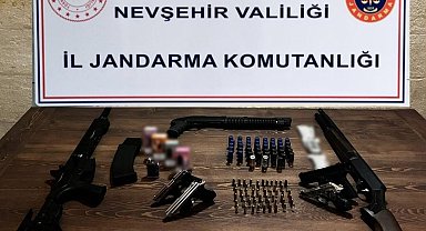 Durdurulan otomobilden cephane çıktı