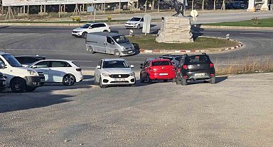 Duyarsız sürücü trafiği tehlikeye soktu