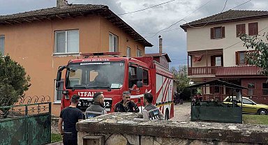 Düzce'de iki mahallede çıkan yangınlar kısa sürede söndürüldü