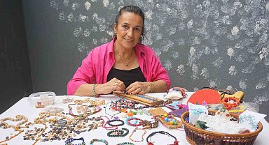 Edirne'de kanseri yenen 2 çocuk annesi hobileriyle hayata tutundu
