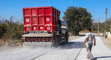 Efeler Belediyesi Umurlu Mahallesi'nde yol çalışmaları gerçekleştirdi