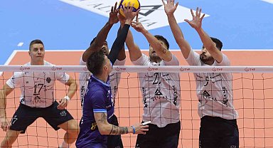 Efeler Ligi: Altekma: 3- Arkas Spor: 2