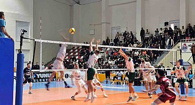Efeler Ligi: TÜRŞAD: 3 - Akkuş Belediyespor: 3