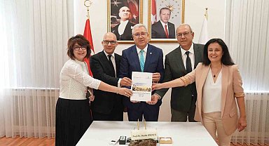 Egeli akademisyenler İzmir'in ilk "Dünya Miras Alanı"nın yaşatılmasına öncülük ediyor