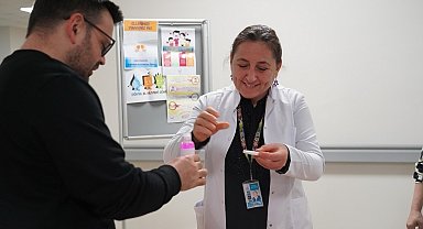 Eğitim ve Araştırma Hastanesinde vatandaşlara dezenfektan ve sabun hediye edildi