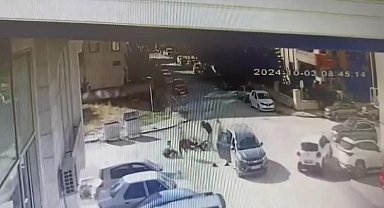 Elazığ'da motosiklet ile otomobilin çarpışma anı kamerada