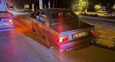 Elazığ'da otomobil aydınlatma direğine çarptı: 1 yaralı