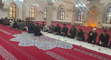 Elazığ'da tarihi camide sabah namazı buluşmaları
