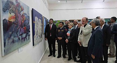 Elazığ'da TJK resim sergisi açıldı
