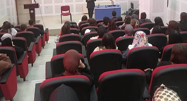 Emet MYO'da sosyal hizmet kuruluşları tanıtıldı