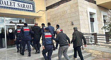 Emet'te sit alanında kaçak kazı yapan 8 kişiden 2'si tutuklandı