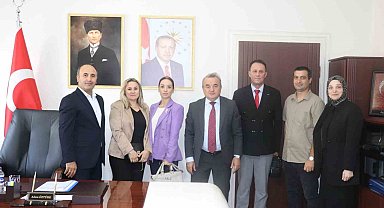 Erasmus+ programında yer alan proje ekibi, Kaymakam Öztürk'e ziyaret etti