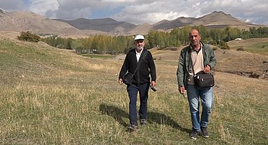 Erciş'te şifa kaynağı dağ sakızı zor şartlarda toplanıyor