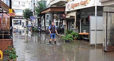 Erdek'te 10 dakikalık yağış sonrası altyapı sorunu yine gündemde