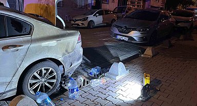 Esenyurt'ta park halindeki aracı kundaklamaya çalışan şahıslar kayıplara karıştı