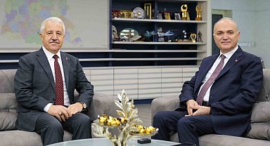 Eski bakanlar Düzce'de buluştu