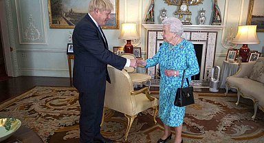 Eski İngiltere Başbakanı Johnson'dan, "Kraliçe II. Elizabeth kemik kanseriydi" iddiası