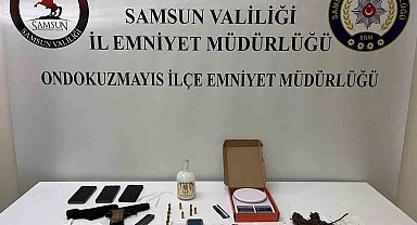 Evlerinde uyuşturucu ele geçirilen 2 kişi gözaltına alındı