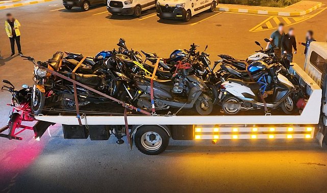 Eyüpsultan'da trafiği tehlikeye sokan 14 motosikletli yakalandı