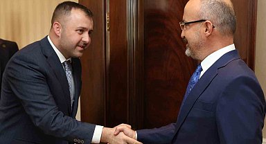 Ezine Belediye Başkanı Yüksel'den Bakan Yardımcısı Turan'a ziyaret