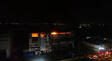 Fabrika yangını havadan görüntülendi