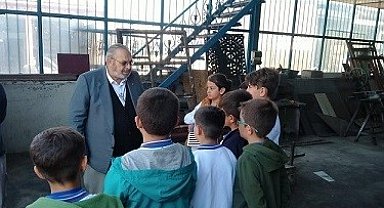 Faik Güngör Ortaokulu'ndan yılın ahisi Zekayi Kaplan'a ziyaret