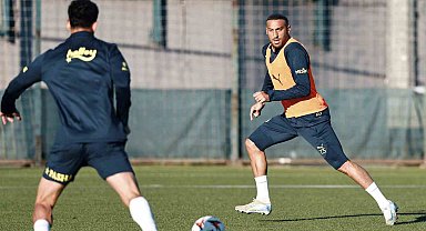 Fenerbahçe, Manchester United maçı hazırlıklarına başladı