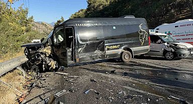 Fethiye'de 4 aracın karıştığı kazada 5 kişi yaralandı