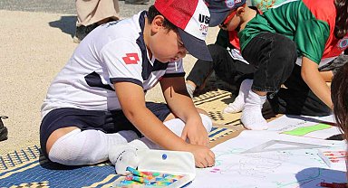 Filistinli çocuklar için çizdiler