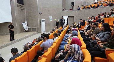 FÜ'de 'En İyi Narkotik Polisi Anne' programı düzenlendi