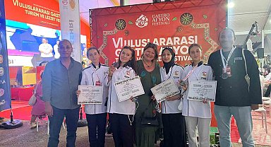 Gastro Afyon'da madalya kazanan öğrencilere tebrik