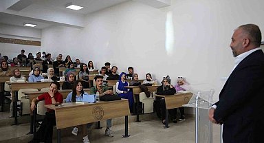 Gazeteciler Cemiyeti Başkanı Özbey, öğrencilerle deneyimlerini paylaştı