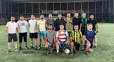 Gazeteciler ve emniyet mensupları arasında dostluk maçı