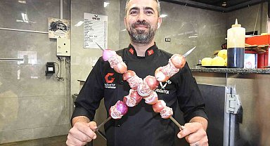 Gaziantep'te havanın soğumasıyla soğan kebabı sezonu açıldı