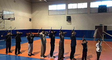 Gediz'de geleneksel Türk okçuluğuna ilgi artıyor