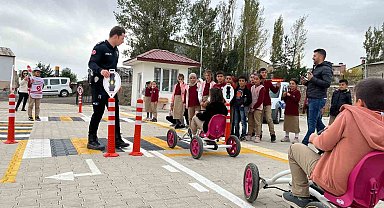 Geleceğin sürücülerine trafik bilinci aşılanıyor