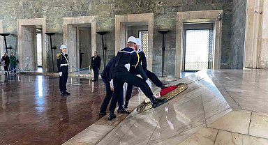 Genç Kızılay Gönüllüleri'nden Anıtkabir ziyareti