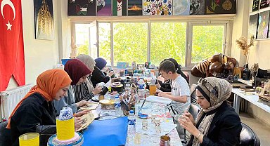 Gençler hem sanat öğreniyor hem de doğayı koruyor