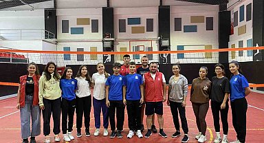 Gençler voleybolda buluştu