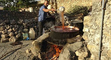 Gercüş'te organik pekmez yapımı başladı