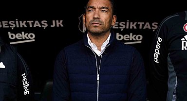Giovanni van Bronckhorst'tan 2 değişiklik
